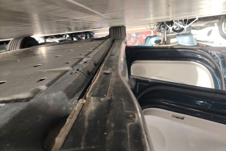 Used Volkswagen ID.7 VIZZION 2024 First Edition Left Side Sill