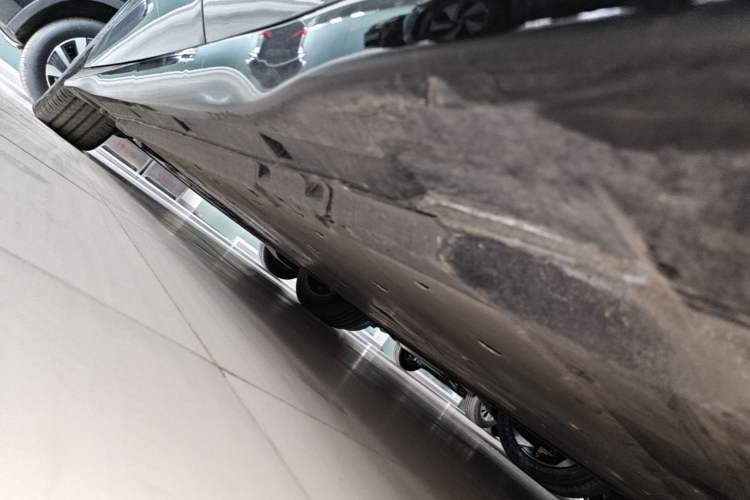 Used Volkswagen ID.7 VIZZION 2024 PRO Model Left Side Sill