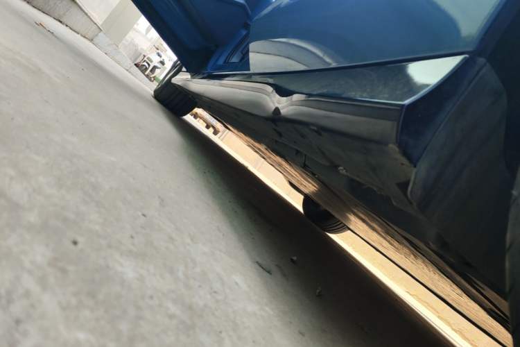 Used Volkswagen ID.7 VIZZION 2024 AIR model Left Side Sill