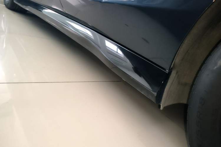 Used Volkswagen ID.7 VIZZION 2024 AIR model Left Side Sill