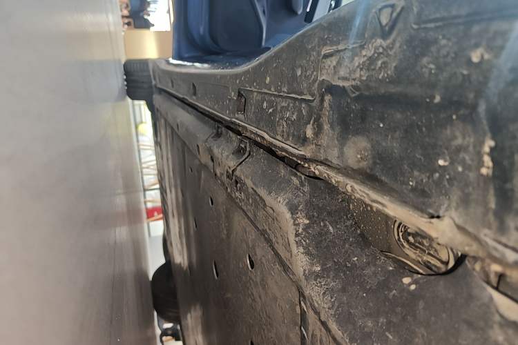 Used Volkswagen ID.7 VIZZION 2024 AIR model Left Side Sill