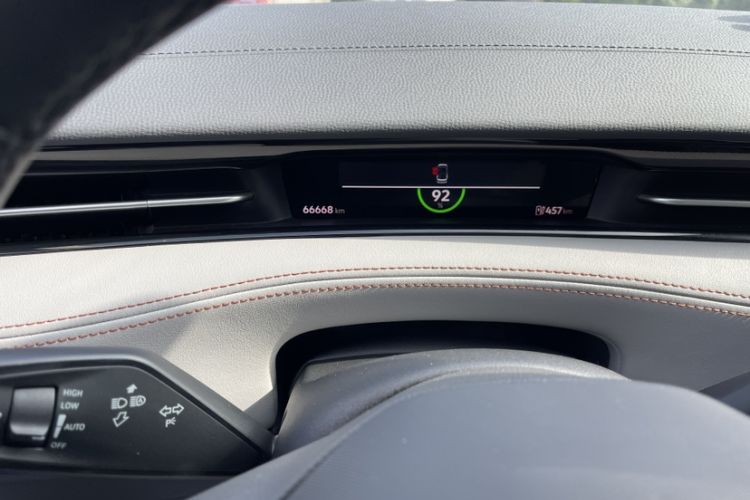 Used Volkswagen ID.7 VIZZION 2024 AIR model Odometer Close Up