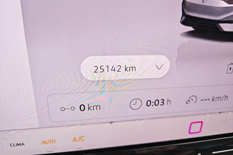 Used Volkswagen ID.7 VIZZION 2024 AIR model Odometer Close Up