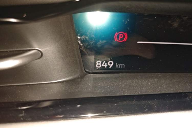 Used Volkswagen ID.7 VIZZION 2024 AIR model Odometer Close Up