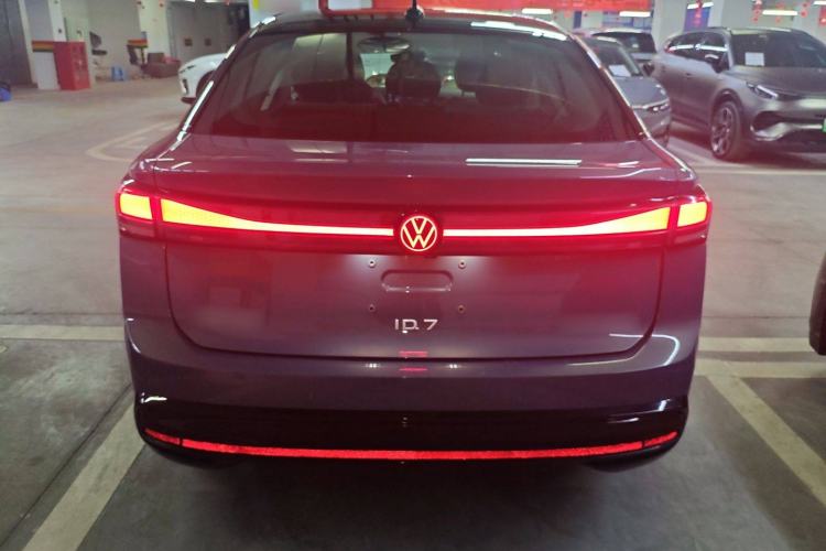 Used Volkswagen ID.7 VIZZION 2024 PRO Model Rear