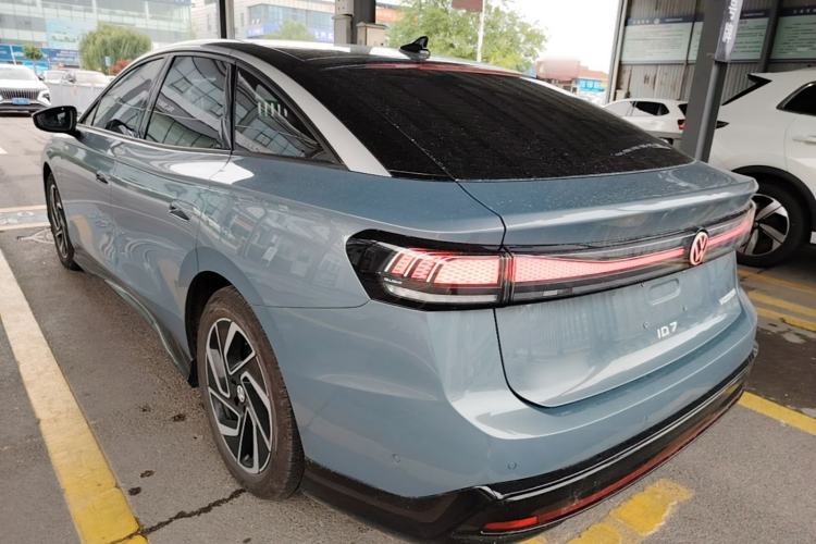 Used Volkswagen ID.7 VIZZION 2024 PRO Model Rear Left 45 Deg