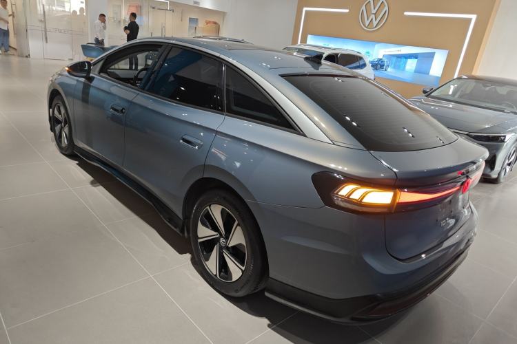 Used Volkswagen ID.7 VIZZION 2024 AIR model Rear Left 45 Deg