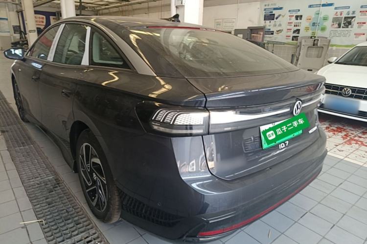 Used Volkswagen ID.7 VIZZION 2024 PRO Model Rear Left 45 Deg