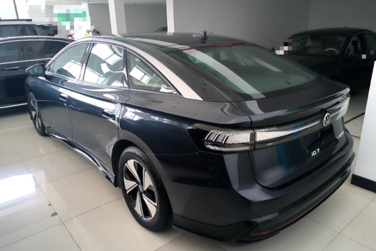 Used Volkswagen ID.7 VIZZION 2024 AIR model Rear Left 45 Deg