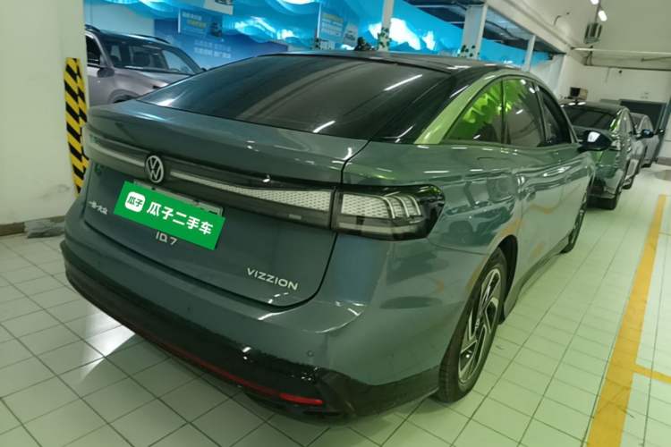 Used Volkswagen ID.7 VIZZION 2024 PRO Model Rear Right 45 Deg