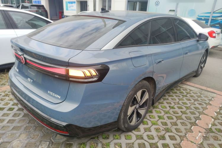 Used Volkswagen ID.7 VIZZION 2024 AIR model Rear Right 45 Deg