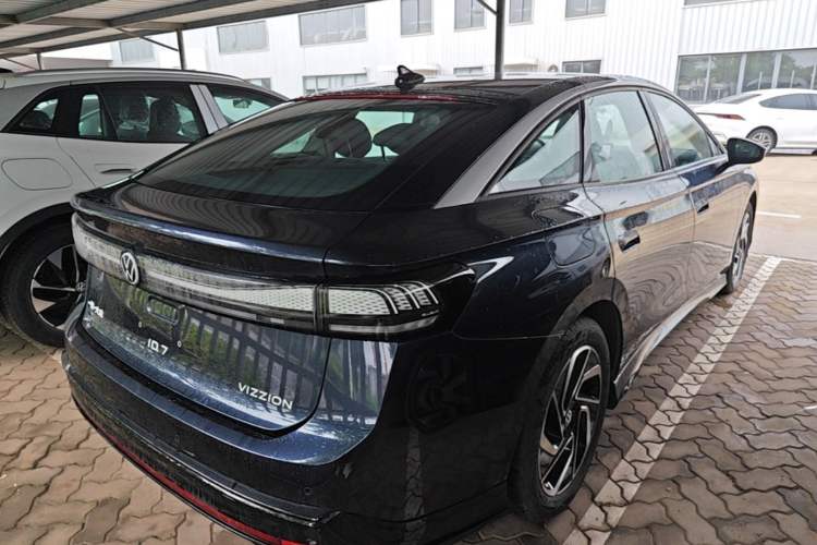 Used Volkswagen ID.7 VIZZION 2024 PRO Model Rear Right 45 Deg