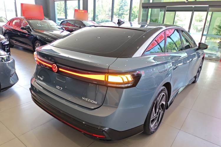 Used Volkswagen ID.7 VIZZION 2024 PRO Model Rear Right 45 Deg