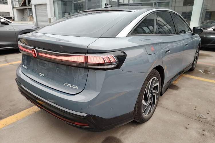 Used Volkswagen ID.7 VIZZION 2024 PRO Model Rear Right 45 Deg