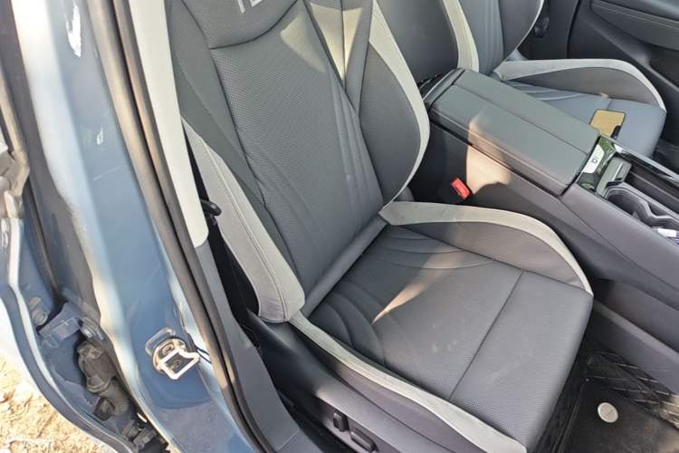 Used Volkswagen ID.7 VIZZION 2024 PRO Model Right Front Seat