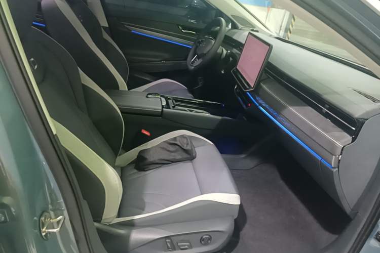 Used Volkswagen ID.7 VIZZION 2024 PRO Model Right Front Seat