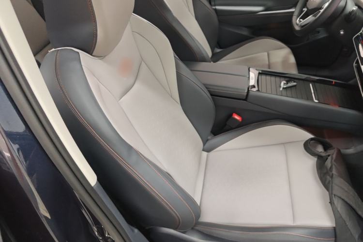 Used Volkswagen ID.7 VIZZION 2024 AIR model Right Front Seat