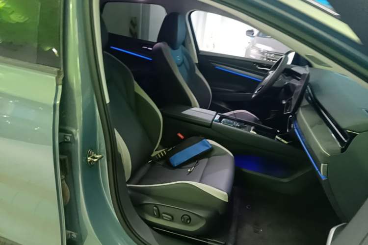 Used Volkswagen ID.7 VIZZION 2024 PRO Model Right Front Seat