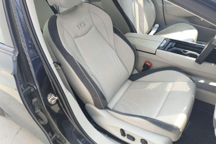 Used Volkswagen ID.7 VIZZION 2024 First Edition Right Front Seat