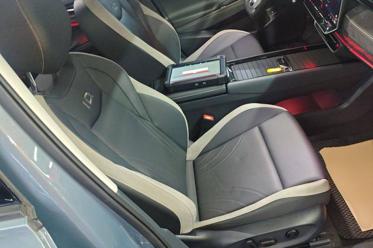 Used Volkswagen ID.7 VIZZION 2024 PRO Model Right Front Seat