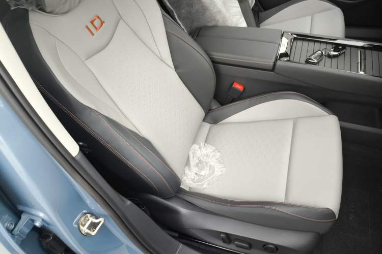 Used Volkswagen ID.7 VIZZION 2024 AIR model Right Front Seat