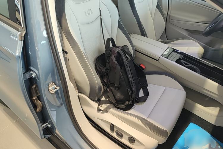 Used Volkswagen ID.7 VIZZION 2024 First Edition Right Front Seat