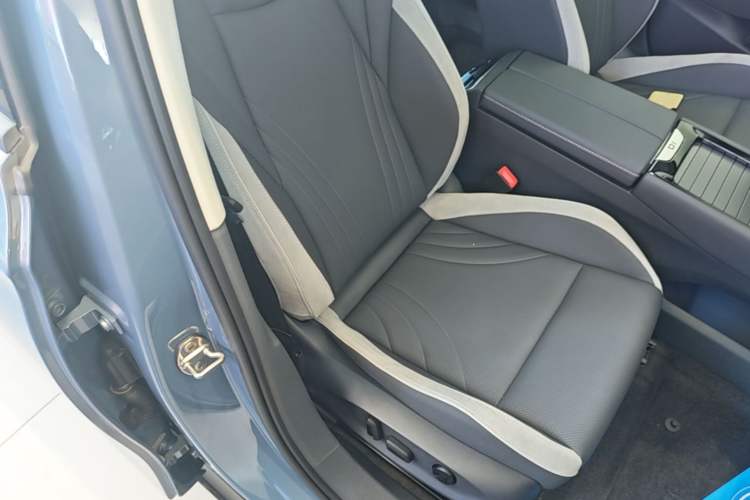 Used Volkswagen ID.7 VIZZION 2024 PRO Model Right Front Seat