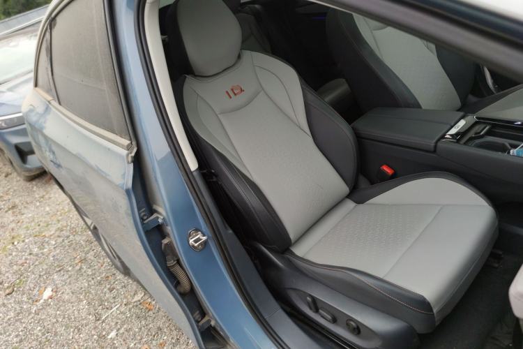 Used Volkswagen ID.7 VIZZION 2024 AIR model Right Front Seat