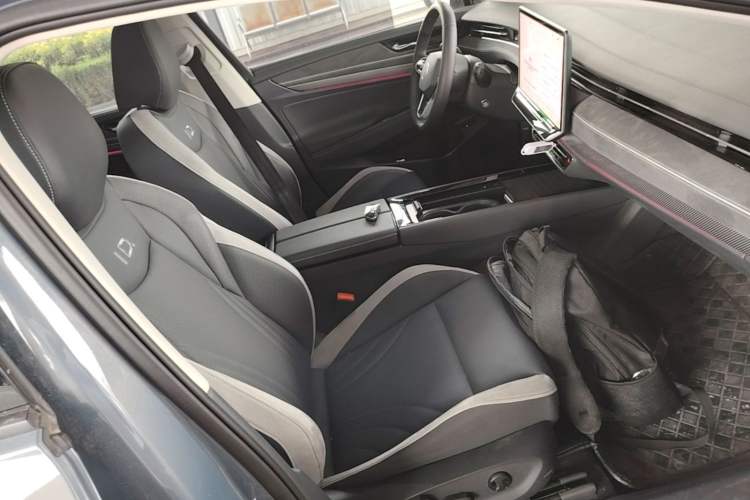 Used Volkswagen ID.7 VIZZION 2024 PRO Model Right Front Seat