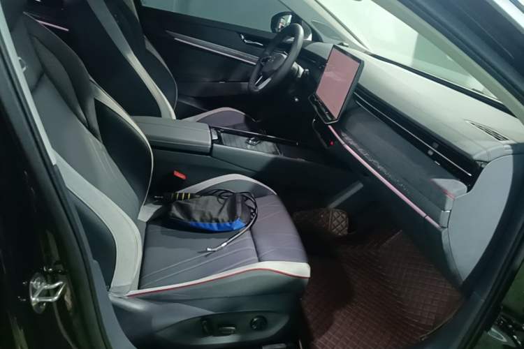 Used Volkswagen ID.7 VIZZION 2024 PRIME Right Front Seat