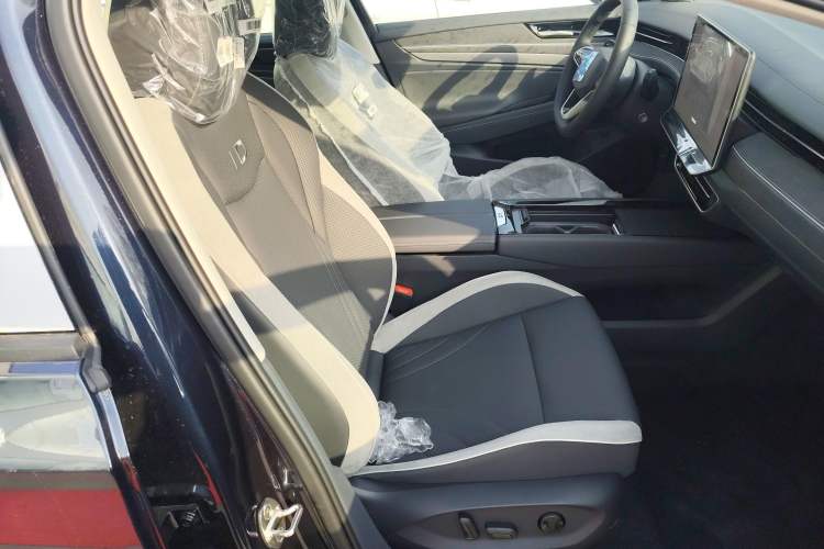 Used Volkswagen ID.7 VIZZION 2024 PRO Model Right Front Seat