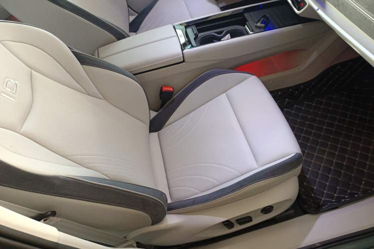 Used Volkswagen ID.7 VIZZION 2024 First Edition Right Front Seat