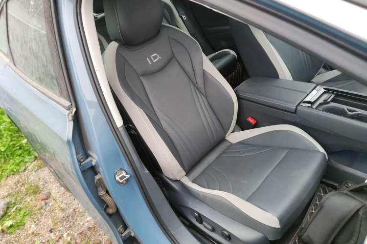 Used Volkswagen ID.7 VIZZION 2024 First Edition Right Front Seat