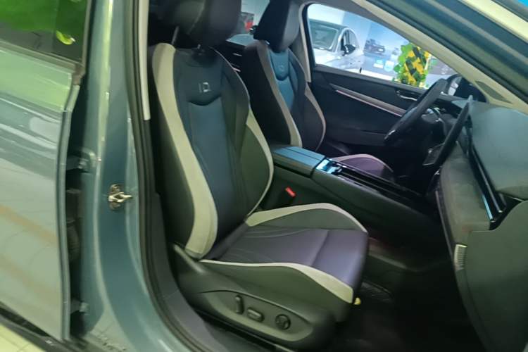 Used Volkswagen ID.7 VIZZION 2024 PRIME Right Front Seat