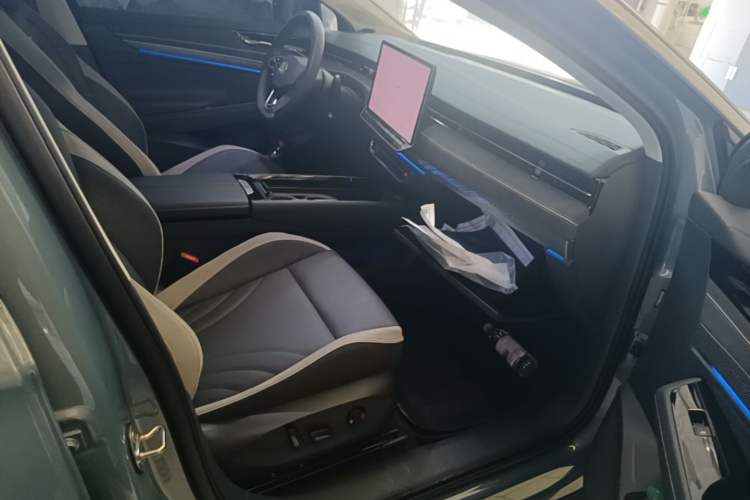 Used Volkswagen ID.7 VIZZION 2024 PRO Model Right Front Seat