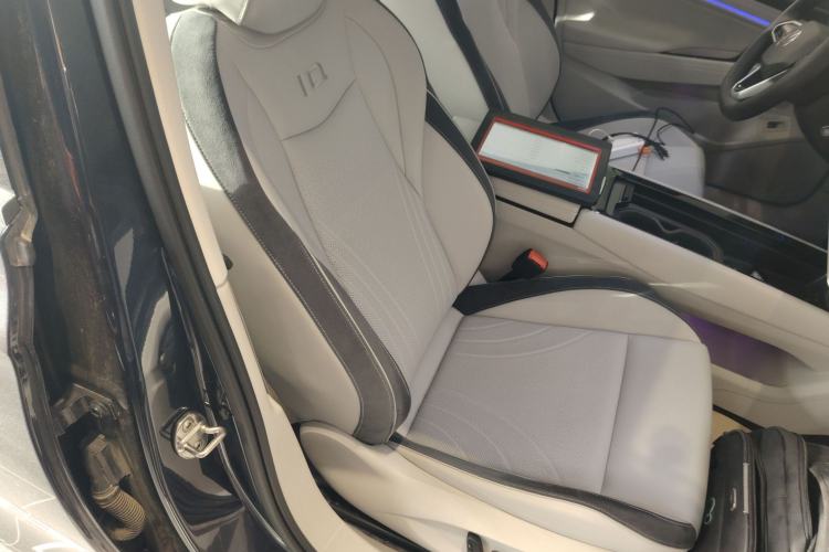 Used Volkswagen ID.7 VIZZION 2024 First Edition Right Front Seat