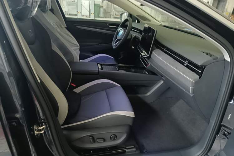 Used Volkswagen ID.7 VIZZION 2024 PRO Model Right Front Seat