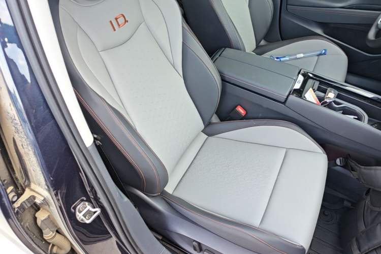 Used Volkswagen ID.7 VIZZION 2024 AIR model Right Front Seat