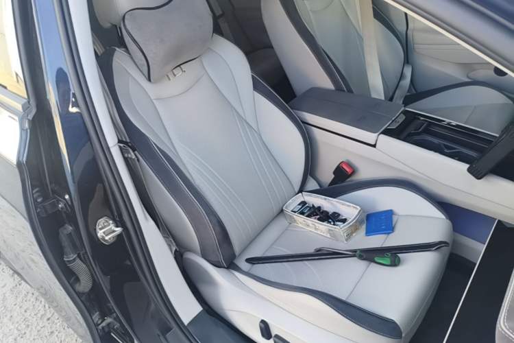 Used Volkswagen ID.7 VIZZION 2024 First Edition Right Front Seat