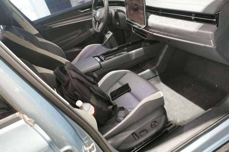 Used Volkswagen ID.7 VIZZION 2024 PRO Model Right Front Seat