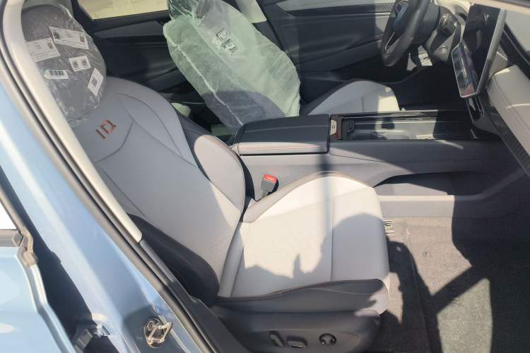 Used Volkswagen ID.7 VIZZION 2024 AIR model Right Front Seat