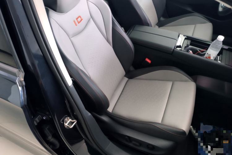 Used Volkswagen ID.7 VIZZION 2024 AIR model Right Front Seat