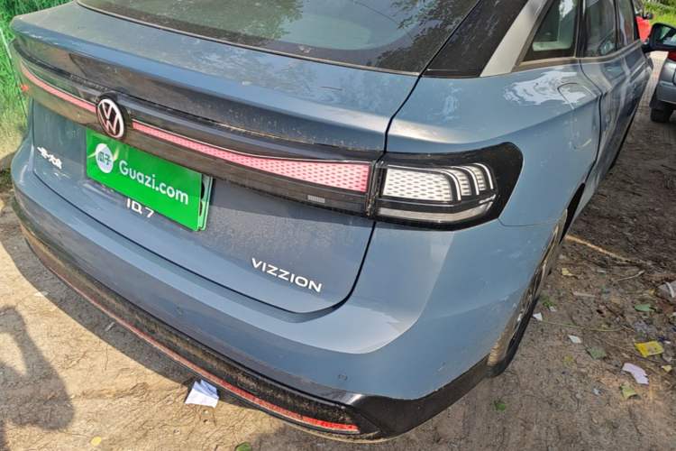 Used Volkswagen ID.7 VIZZION 2024 PRO Model Right Rear Taillight