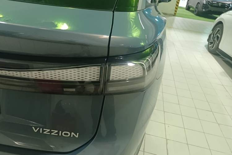 Used Volkswagen ID.7 VIZZION 2024 PRO Model Right Rear Taillight