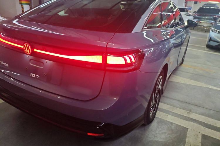 Used Volkswagen ID.7 VIZZION 2024 PRO Model Right Rear Taillight