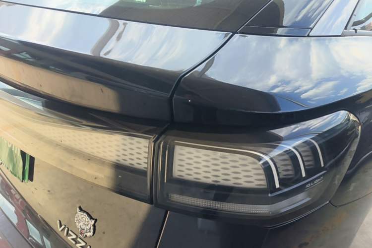 Used Volkswagen ID.7 VIZZION 2024 First Edition Right Rear Taillight