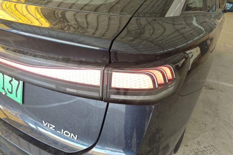 Used Volkswagen ID.7 VIZZION 2024 First Edition Right Rear Taillight