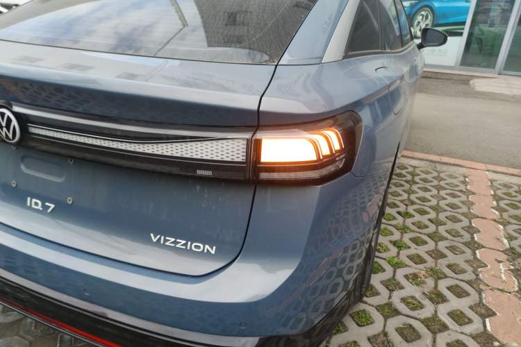 Used Volkswagen ID.7 VIZZION 2024 AIR model Right Rear Taillight
