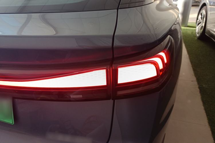 Used Volkswagen ID.7 VIZZION 2024 First Edition Right Rear Taillight
