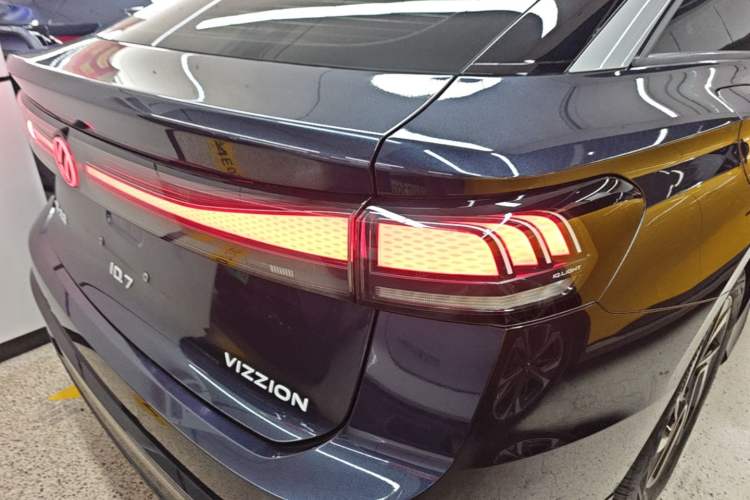 Used Volkswagen ID.7 VIZZION 2024 First Edition Right Rear Taillight